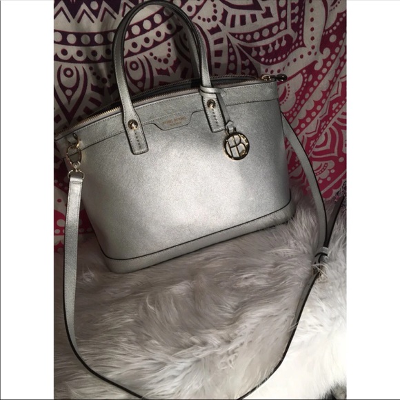 Henri Bendel Purse - Picture 2 of 2